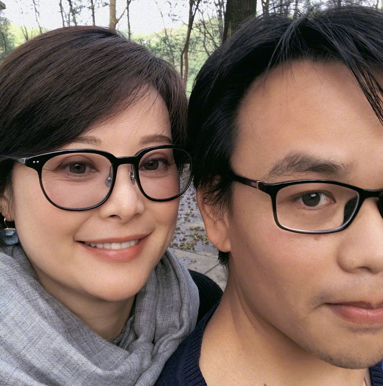 正面照,皱纹清晰,脸部肥胖,姐弟恋显眼|袁立|赵岭|姐弟恋_新浪新闻