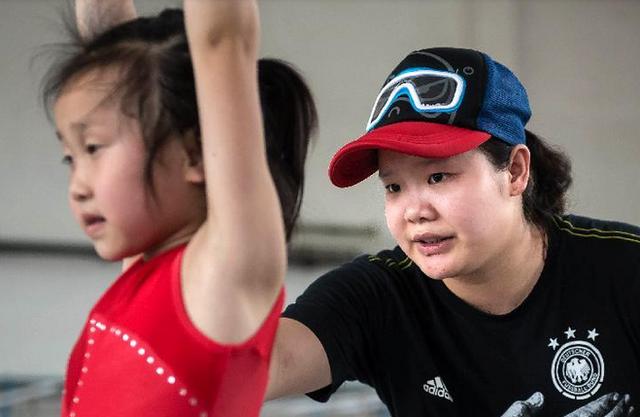 奥运冠军程菲近照,脸部已瘦皮肤变好,30岁仍单身令人担心