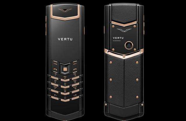 追溯到更早之前,还有威图手机,保时捷设计黑莓p9981手机等等,可以说