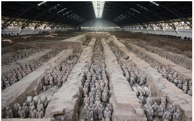 你知道秦始皇兵马俑两排俑之间的土堆为什么不挖掘，它有什么用？