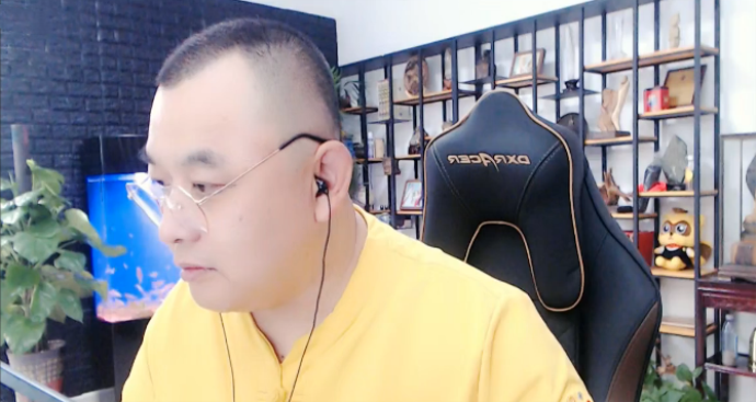 前yy神豪皇族天赐有人认为他是一种情怀有人却认为他是个笑话