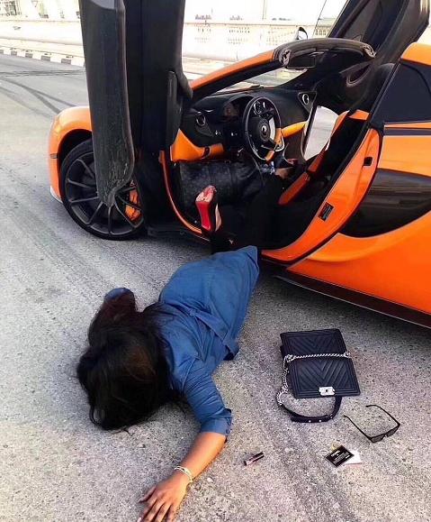 国外美女炫富扑街 国内网友脑洞大开 纷纷效仿