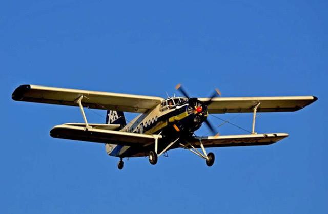 运5双翼活塞螺旋桨运输机神在何处?就那四个字,结实耐用