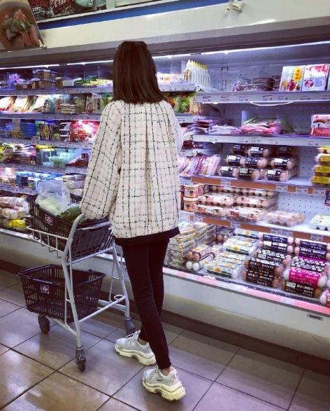 陈若仪晒美照坦言自己最喜欢逛超市,粉丝却在好奇为什么不带kimi