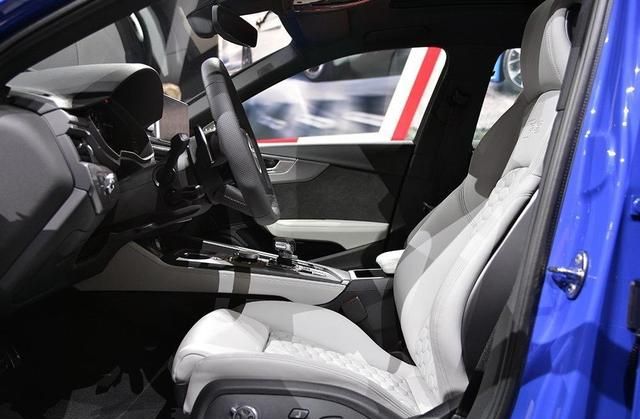 奥迪rs4:空间设计的非常合理,过的人也都非常清楚,足够大,给人一种