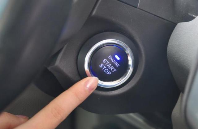 原来汽车一键启动还有这3个功能,80%车主只用它点火,太可惜了!