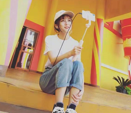 莉哥重开直播,弹幕全程字霸屏,还是罚少了