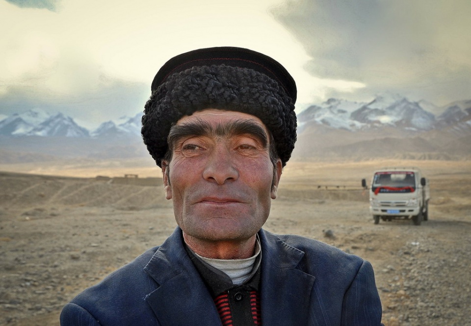 中国唯一讲波斯语的白种人,世居西部边陲,被誉为高原雄鹰