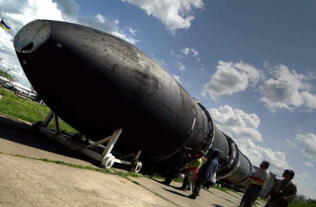 乌克兰继承了前苏联多少先进武器装备?2年200多枚核弹头被盗