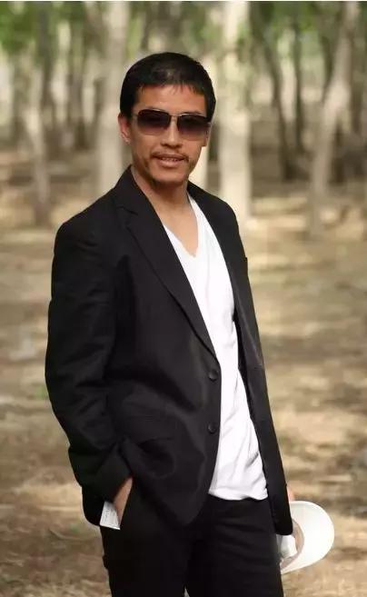 《乡村爱情1》第一部中饰演赵四的关小平