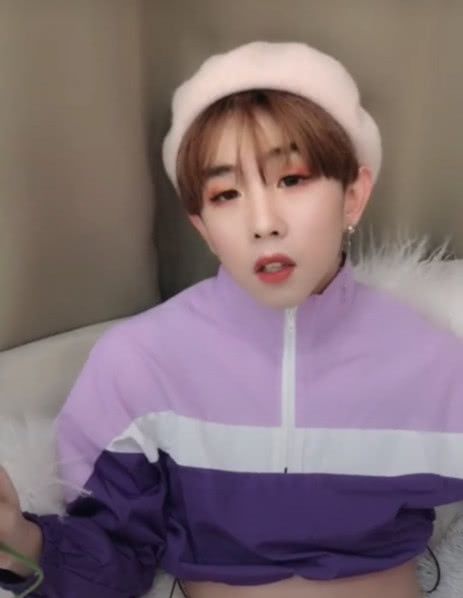 艾比跟他比还太稚嫩,与男舞伴妖娆的舞姿,路人看的怀疑人生!