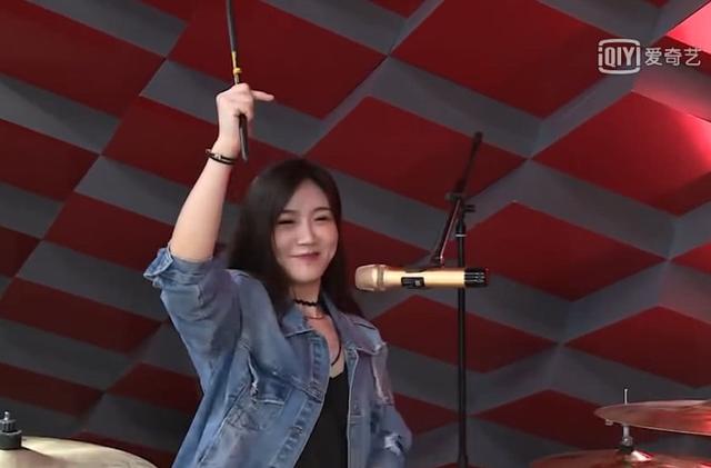 刘郡格示爱谢霆锋,谢霆锋一句话回应显高情商,网友:好样的