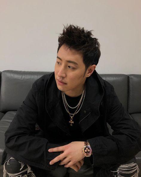 潘玮柏现身回应了