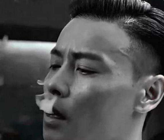 4位明星的抽烟镜头, 陈冠希胡歌是他手下败将, 而他"一朝封神"