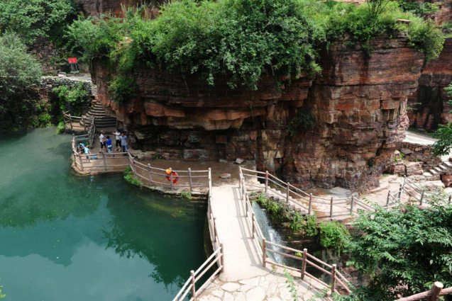 该景区依靠潘长江闻名,在此拍摄过电视剧,但景区收费让人无奈!