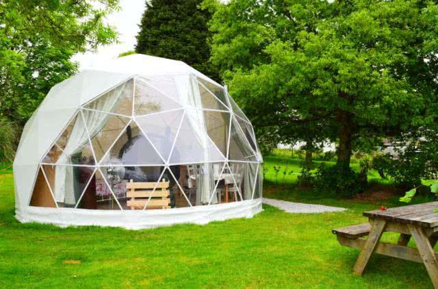 阳光房已经落伍在庭院里做一个这样的水晶屋好处简直不要太多