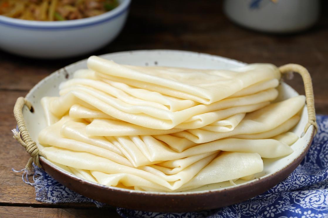 30年面点师:春饼这样做,又香又软,薄如蝉翼,一次能吃10张