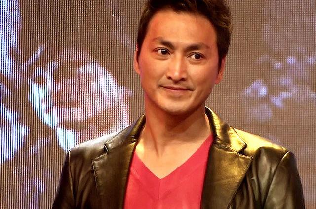 曾与刘德华亲如兄弟,60岁身家过亿,却至今未婚|包青天|何家劲|刘德华