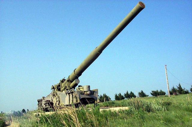 世界上最大的大炮,一发炮弹重7吨,需要4000人操作,有多牛?