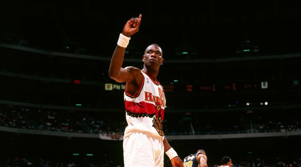 大胡子的烧烤撒盐,穆大叔的摇手指,甜瓜的三指指额,谁最霸气?