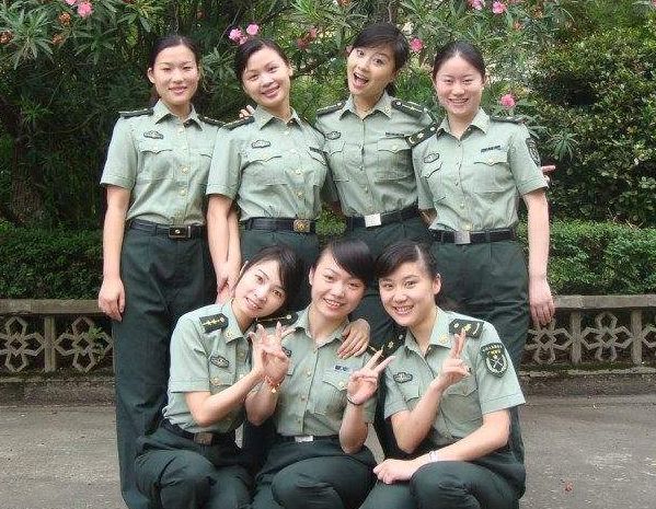每年都有很多女兵入伍,但是为何很少听说身边有退伍女兵?