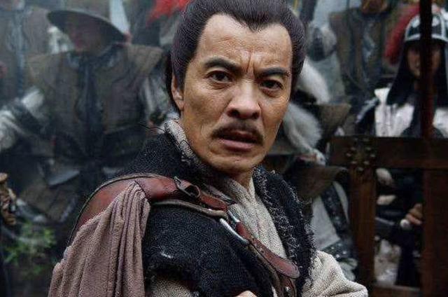 一妇女逃难,抱着长子,赶着幼子,路边一老汉看后:"必有蹊跷"|黄巢|谋士