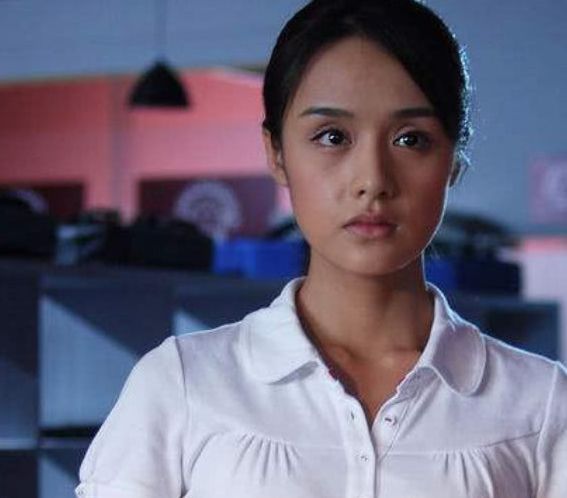 她17岁红遍全国,不嫁富豪嫁给外卖小哥,如今却把老公捧成影帝