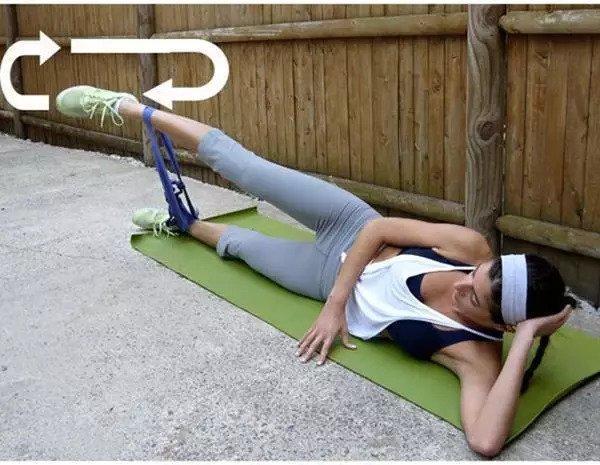 4个弹力带练腿动作:塑造腿部线条