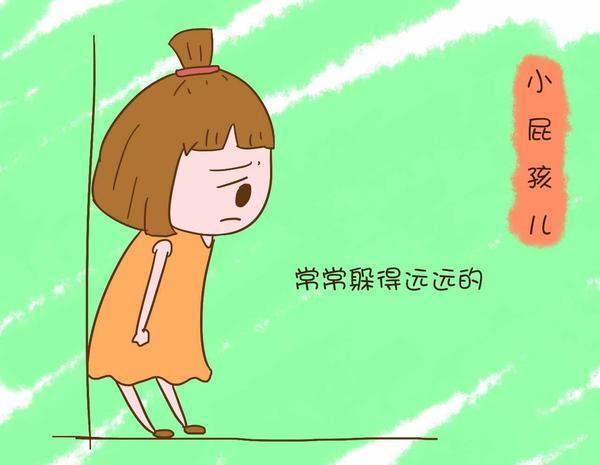 女儿每次看见自己都会躲得远远的,现在连家里的其他人都不理了.