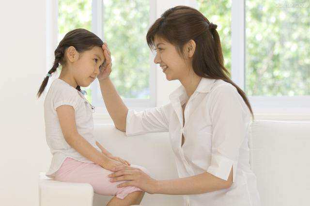 照顾孩子的吃穿住行不叫称职,懂得与孩子相处,父母当的才称职!