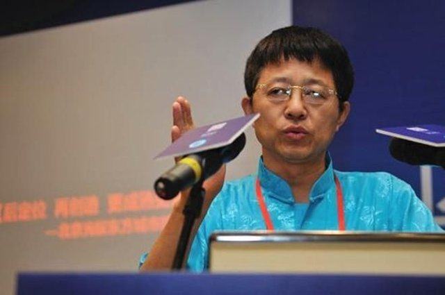 至于央视主持人徐珺是怎么跟光耀东方集团董事长李贵斌走到一起的?