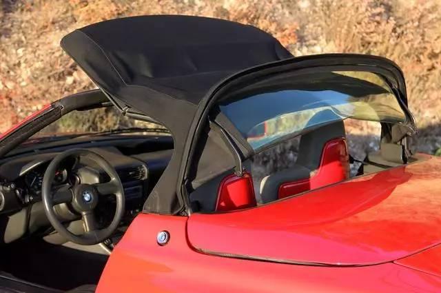 升降式车门的宝马z系列跑车