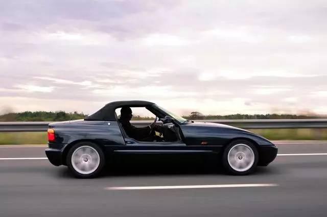 升降式车门的宝马z系列跑车