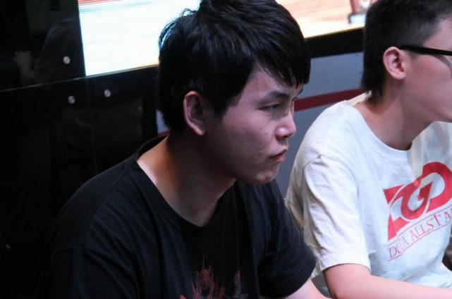 Dota2:枫嫂尧尧生产母子平安, 枫哥yyf成为人父|平安|母子|选手_新浪新闻