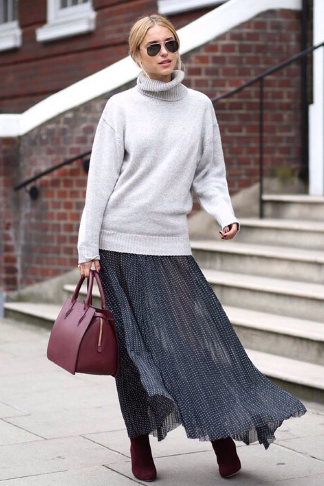 秋冬必备过膝长裙,比裤子优雅有女人味,搭什