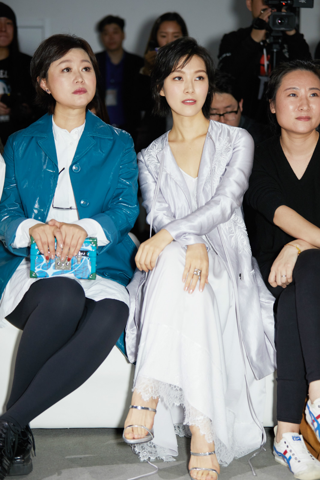 常思思现身某品牌发布会 白裙尽显典雅清冷气质