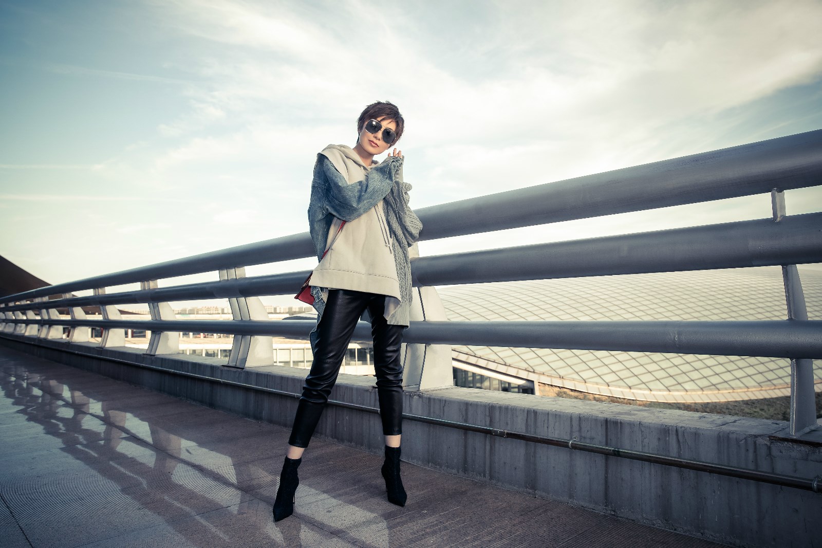 央视节目主持人首位!紫檀受邀巴黎时装周