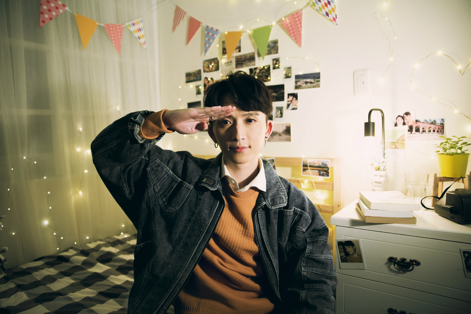 邱锋泽再发新曲 《一路顺风》 亲自创作执导"丧尸"题材mv