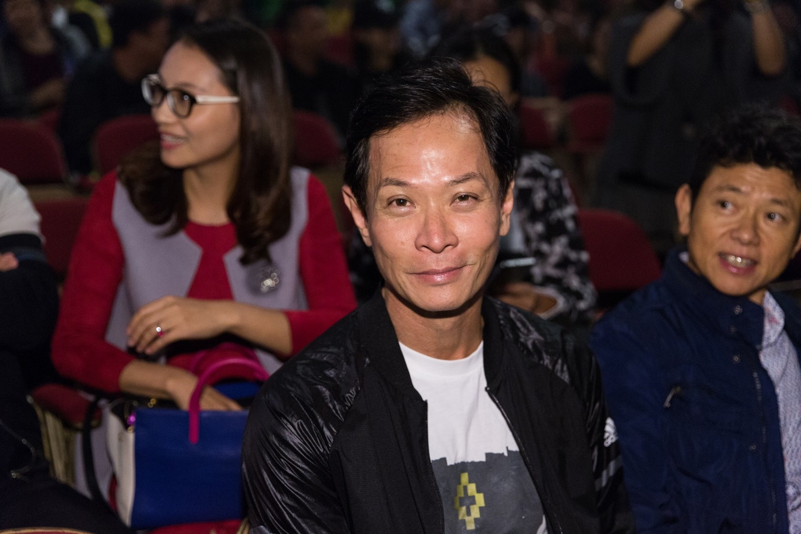 36年后再拍tvb剧,吴廷烨演黑帮大佬霸气十足|吴廷烨|亚视|黑帮_新浪新