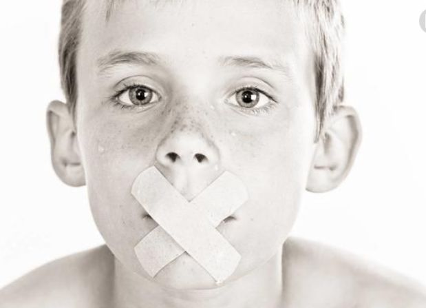 四岁宝宝不说话,小朋友叫他小哑巴,医院检查后,宝妈不淡定了