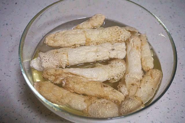 款独特菌菇做糖水,强健脾胃补气血,效果真好|竹荪|糖水|龙眼_新浪新闻