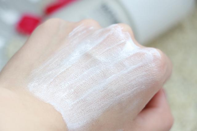 顺序用不对,容易让你变黑又变老|隔离霜|乳霜|护肤_新浪新闻