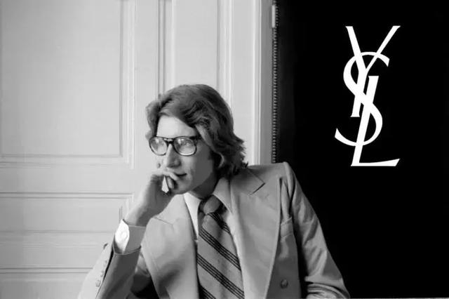 ysl= yves saint laurent,即创始人ysl先生,品牌中文翻译为:圣罗兰.