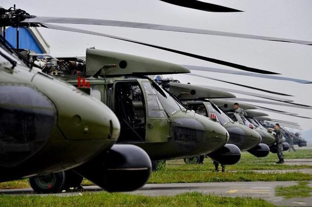 中国这24架黑鹰s-70是通用直升机,可适用于各种高原恶劣气候环境,被