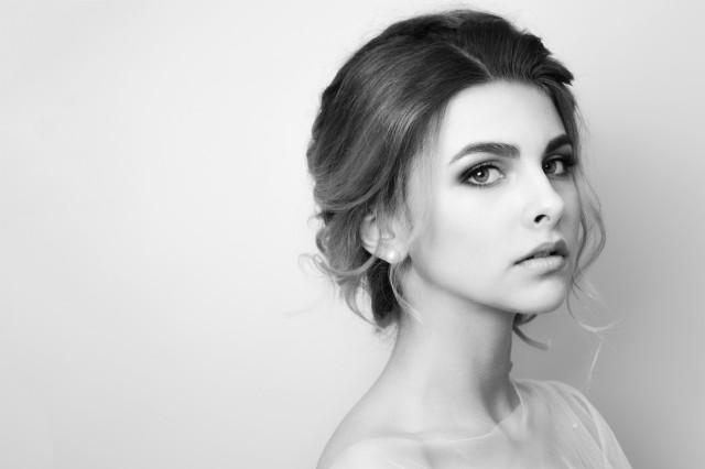 如何染出闷青亚烟灰头发,让你拥有潮流发型