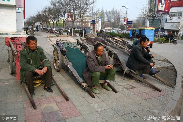 社会底层真实生活,人生无奈的10个场景,哪怕再难日子还得过下去