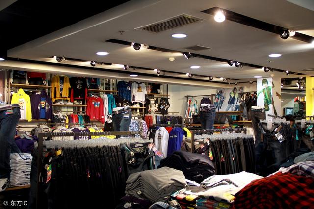 为什么很多衣服店,明明很少有顾客光顾,却依然能生存?|衣服|顾客|生存_新浪新闻