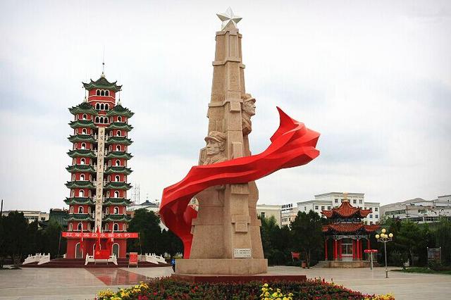 会宁红军会师旧址位于甘肃省,是为纪念第一,二,四方面军胜利会师而