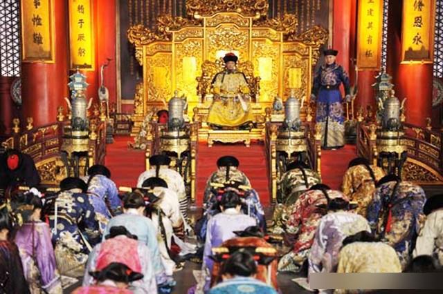 清代六部中,吏部和户部哪个地位更显赫?