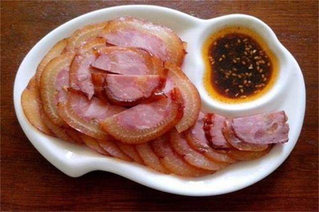 水晶猪肘子,满满的都是胶原蛋白,我们一起来学做一下吧!